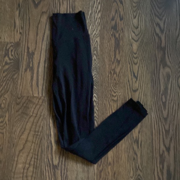Aerie Black Leggings With Mesh Side - Picture 1 of 5